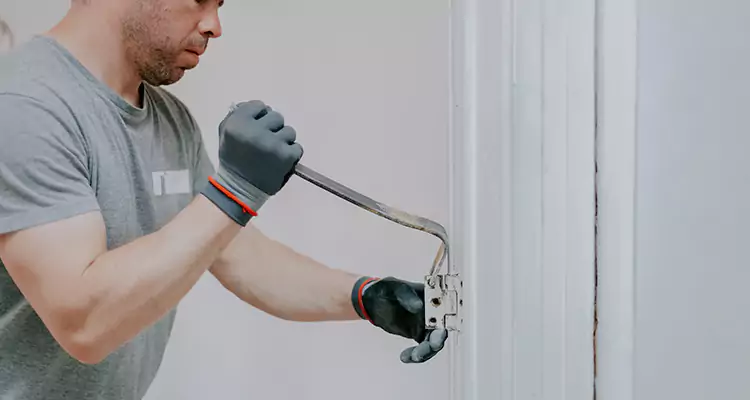 Cracked Door Jamb Repair in Citrus Park, FL