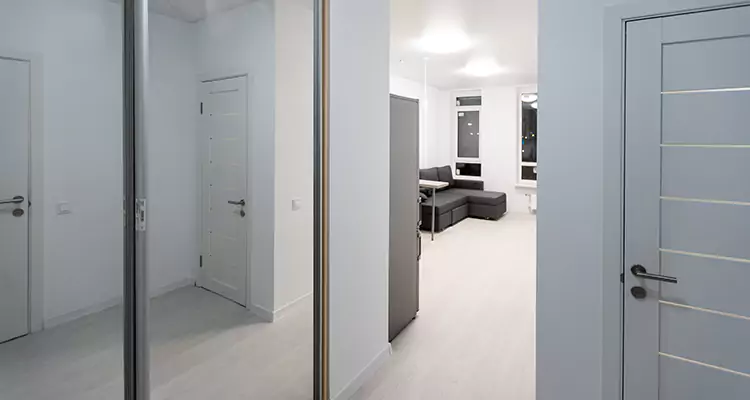 Modern Mirrored Closet Doors Repair in Citrus Park, FL