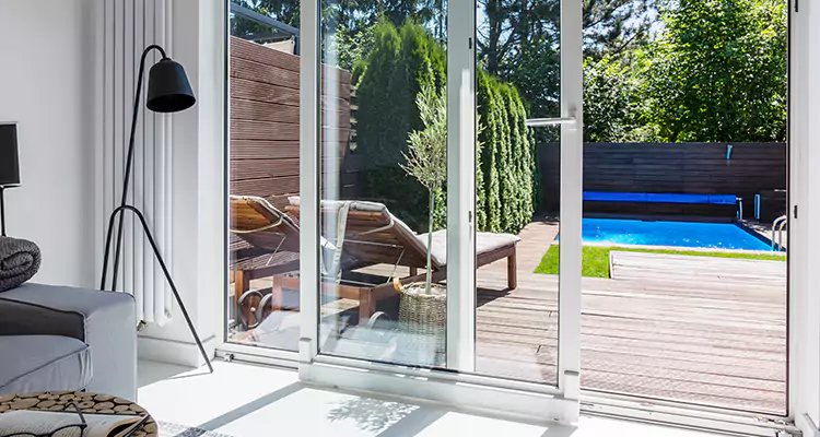 Fixing A Sliding Screen Door Roller in Citrus Park, FL