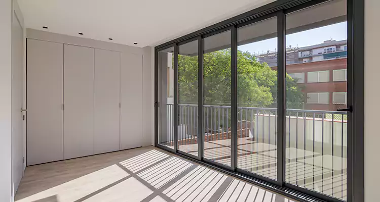 Fix Sliding Screen Door Track in Citrus Park, FL